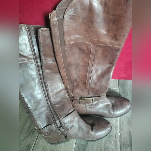 Boots - Picture 1 of 4